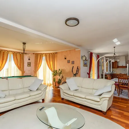 Prázdninový dům House Nera *